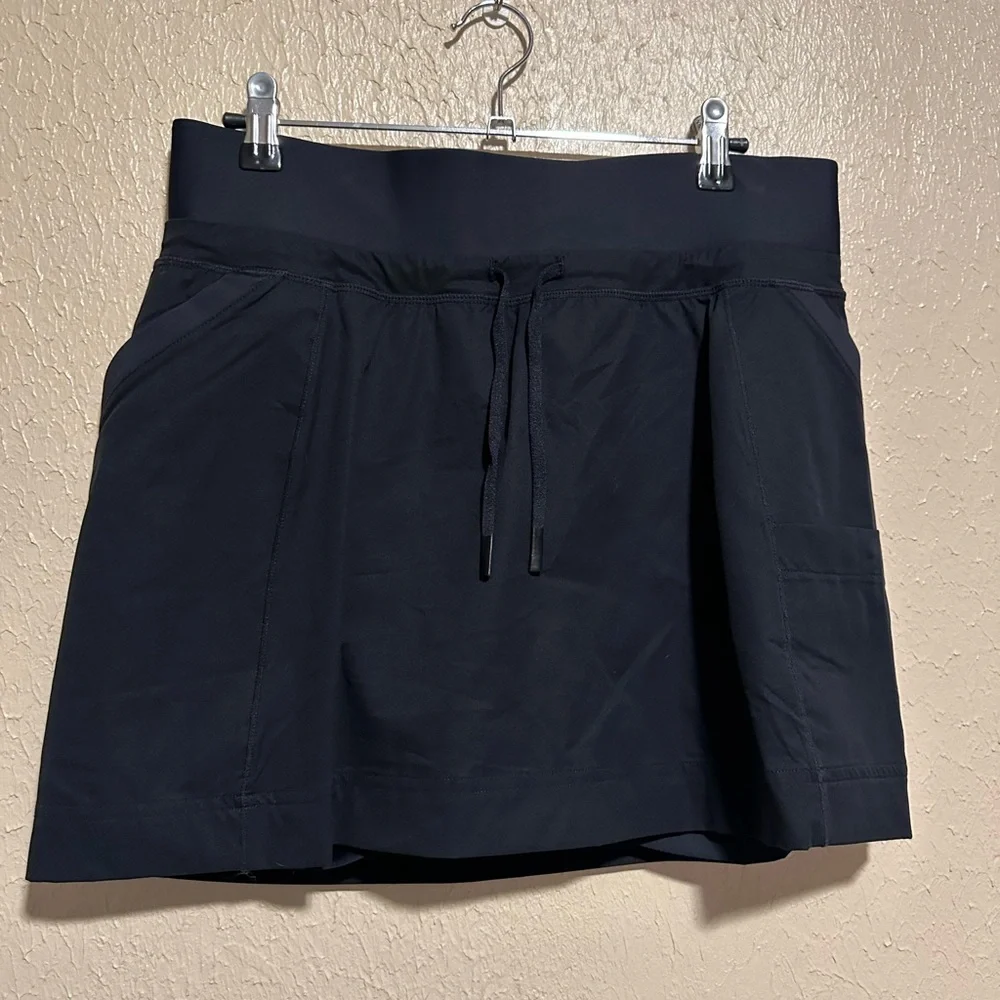 Title Nine Original Dream Skort Size Medium Pull On Drawstring Pockets